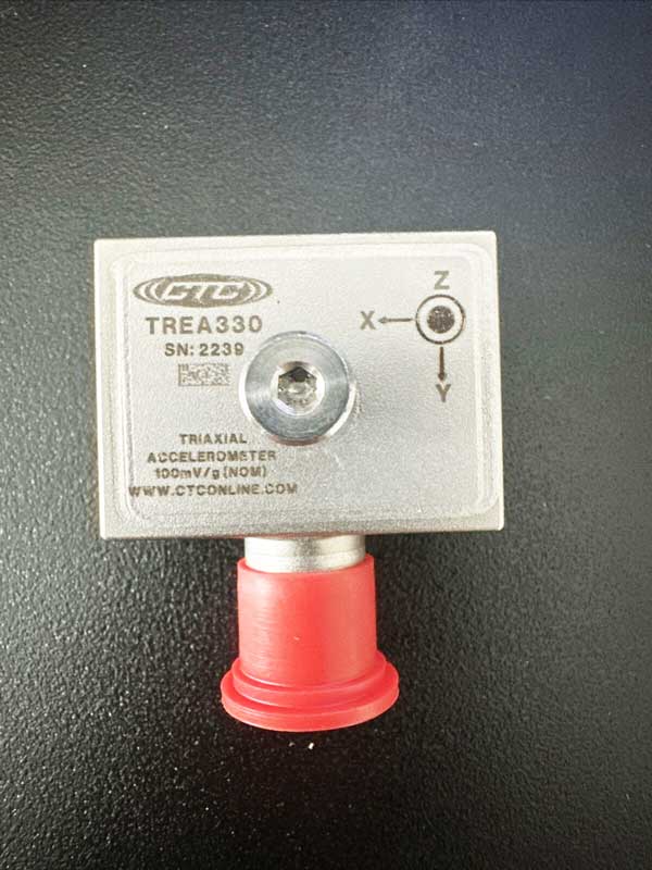 Cảm biến gia tốc 100 mV/g Ba trục CTC TREA330